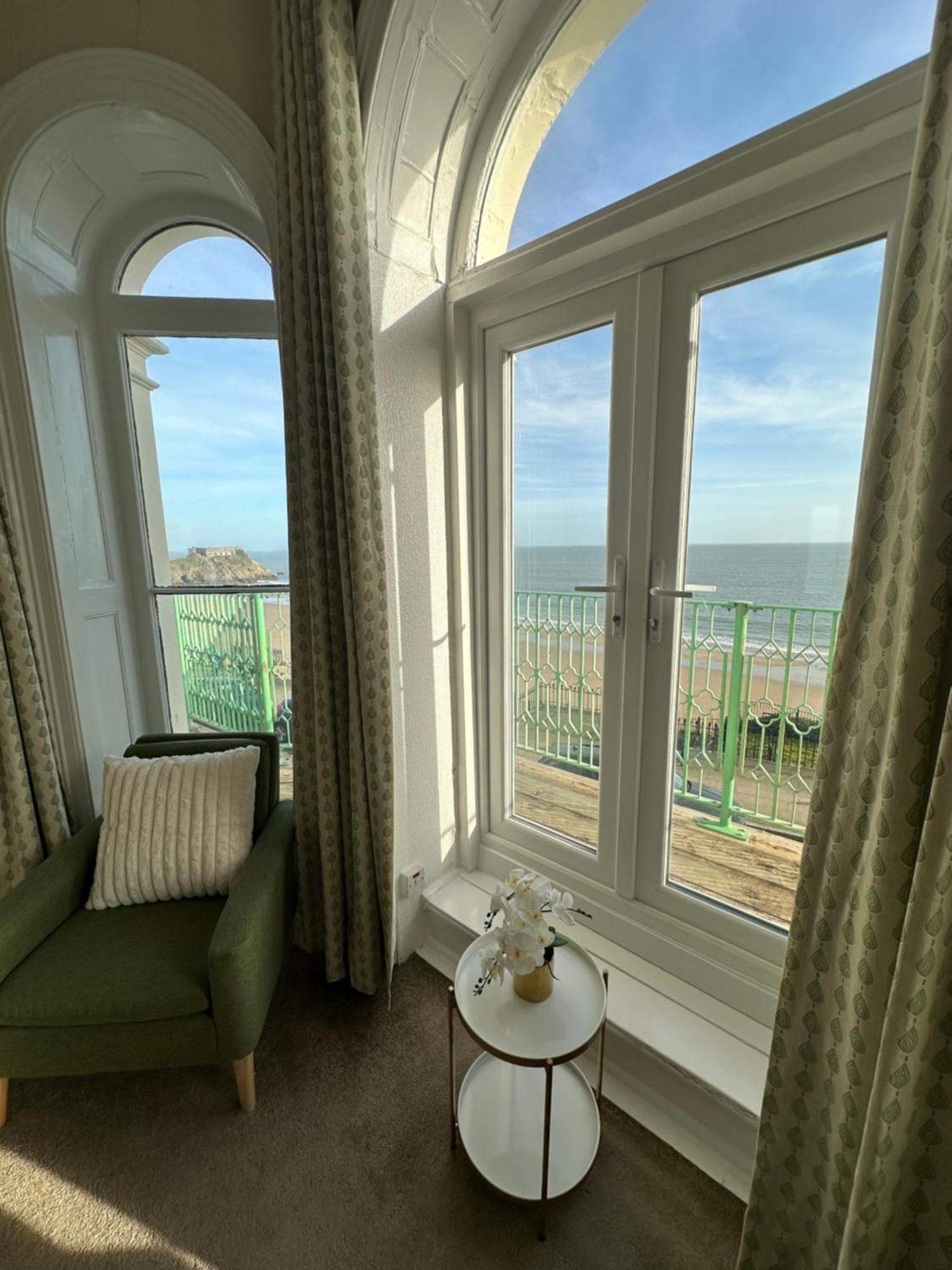 Clarence House Hotel Тенби Экстерьер фото