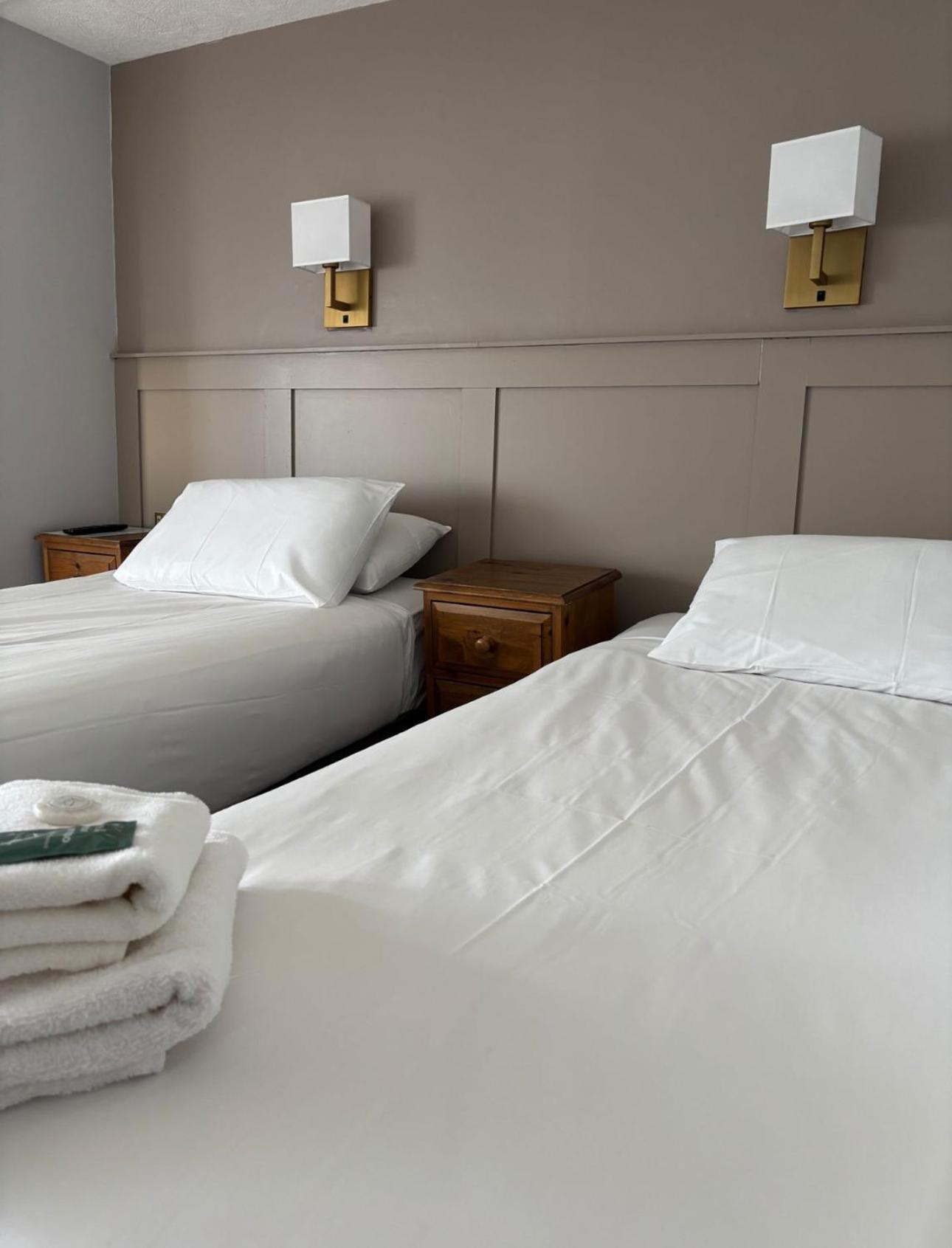Clarence House Hotel Тенби Экстерьер фото