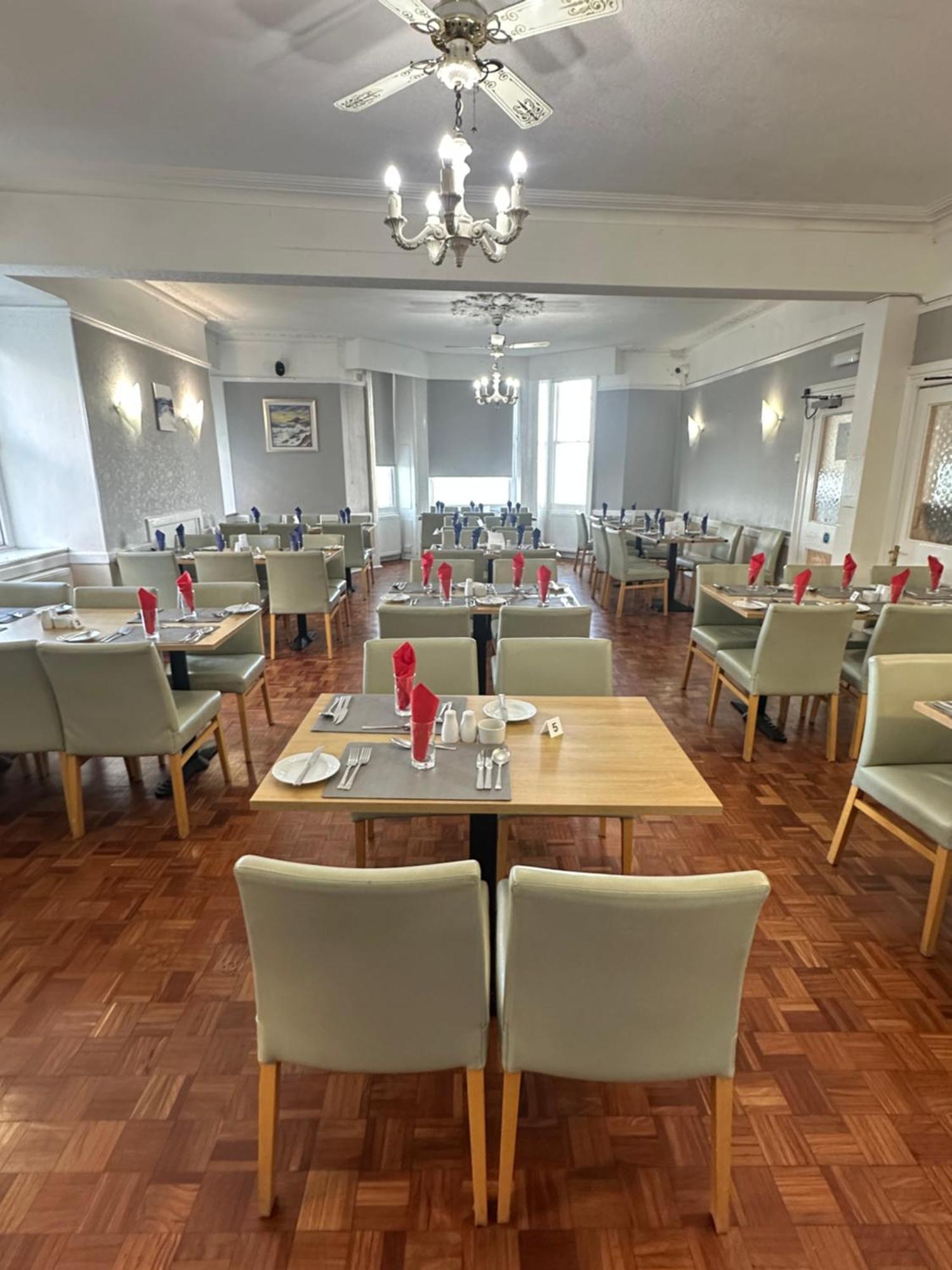 Clarence House Hotel Тенби Экстерьер фото