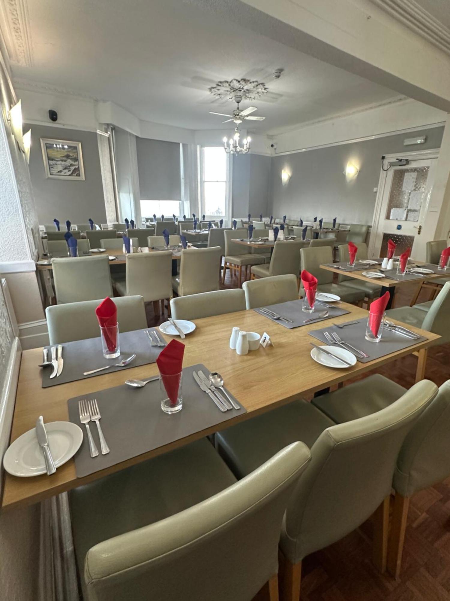 Clarence House Hotel Тенби Экстерьер фото